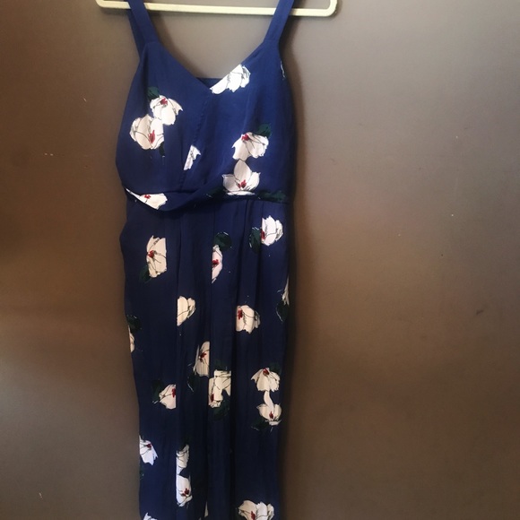 Romper⭐️ - Picture 2 of 3